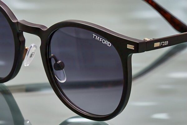 Tom Ford FT5930-D-B Asian Fit: The Perfect Blend of Luxury and Comfort tom ford ft5930-d-b asian fit